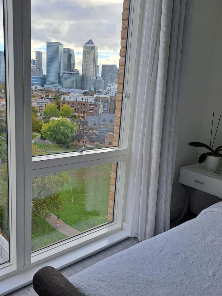 Cozy Double Room With Large En Suite Near Canary Wharf London With Amazing Views In A Shared Apartment מראה חיצוני תמונה