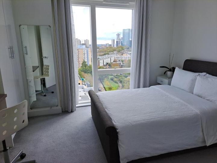 Cozy Double Room With Large En Suite Near Canary Wharf London With Amazing Views In A Shared Apartment מראה חיצוני תמונה