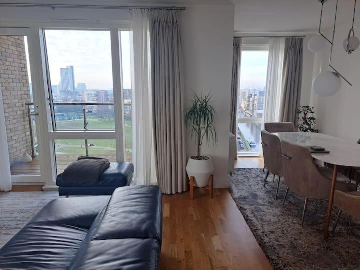 Cozy Double Room With Large En Suite Near Canary Wharf London With Amazing Views In A Shared Apartment מראה חיצוני תמונה